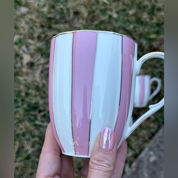 Pink and White Gold scalloped Striped Mugs 4 piece Set Grace Teaware mugs china - Picture 3 of 3